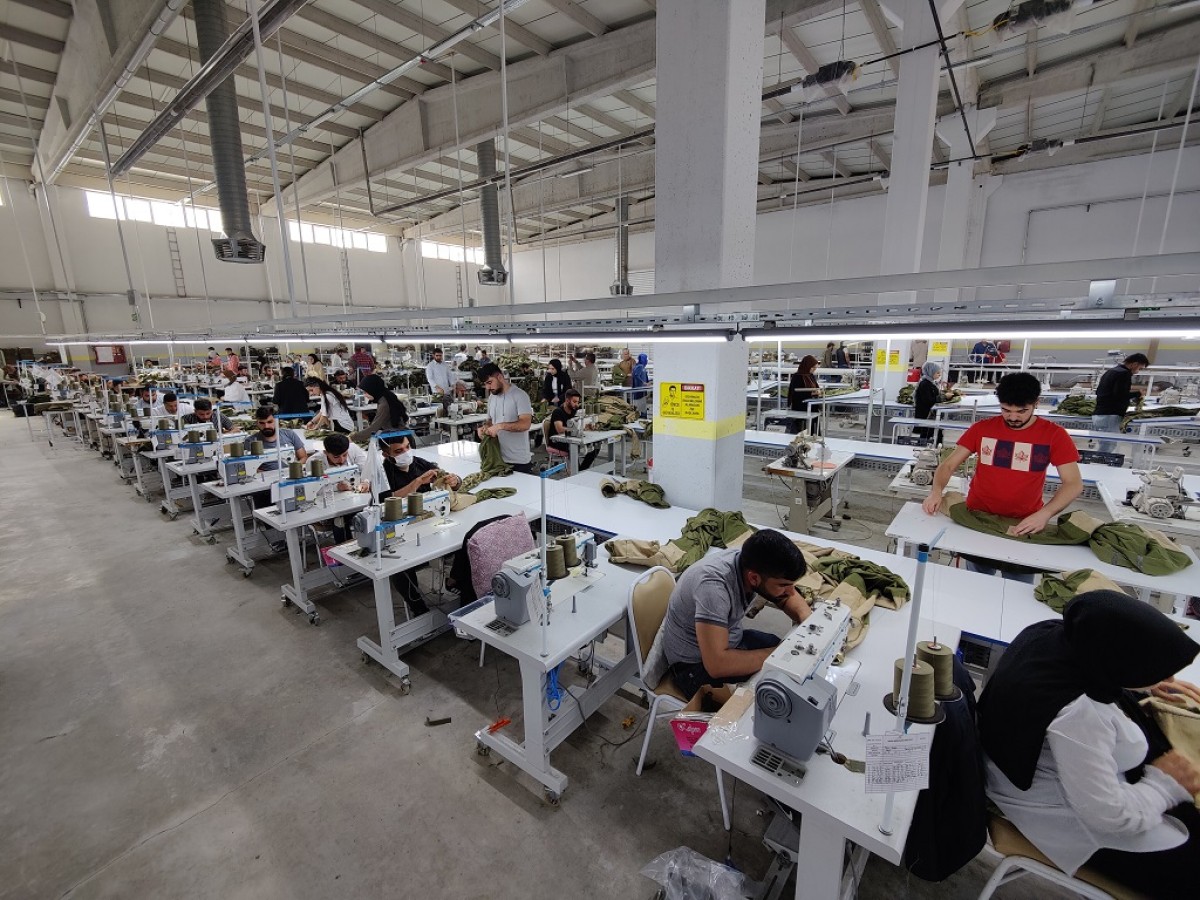Yatırımcıya tahsis edilen fabrika binasında üretim başladı;