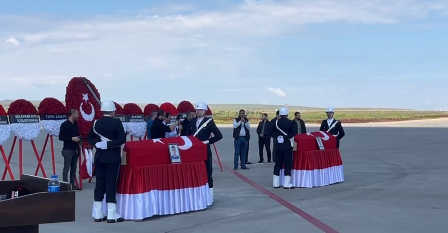 Şehit polisler memleketlerine uğurlandı;