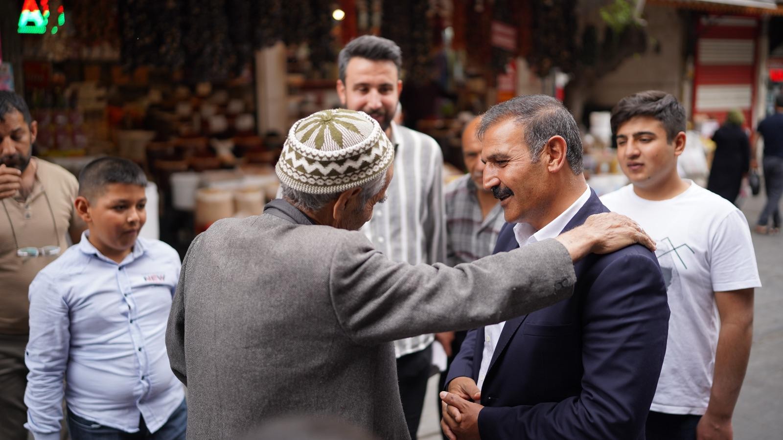 İYİ Parti adayı Emin Yetim Haşimiye esnafını dinledi;