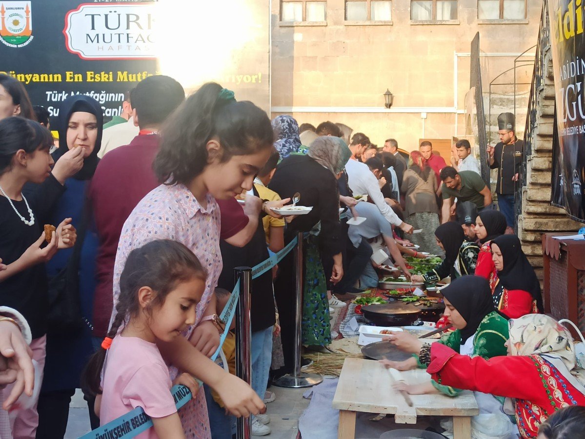Gastronomi kenti Urfa'da yöresel lezzetler sergilendi;