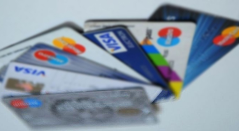 Kredi kartı borçları 275 milyon lira daha arttı;