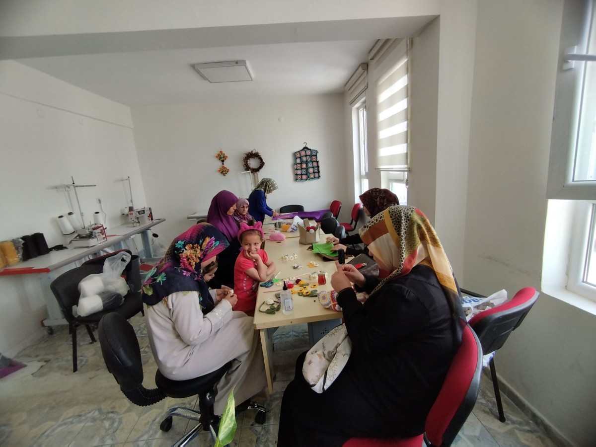 Şanlıurfa’da hünerli kadınlar hem üretiyor hem de ev ekonomisine katkı sağlıyor;
