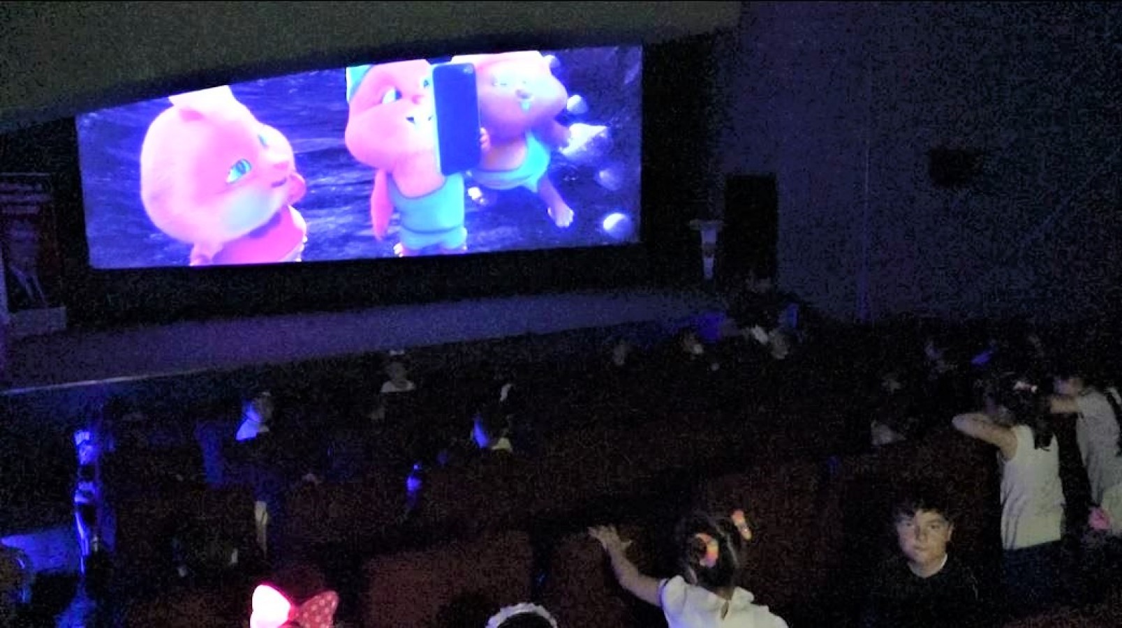 Çocuklar ilk kez dijital sinema keyfi yaşadı;