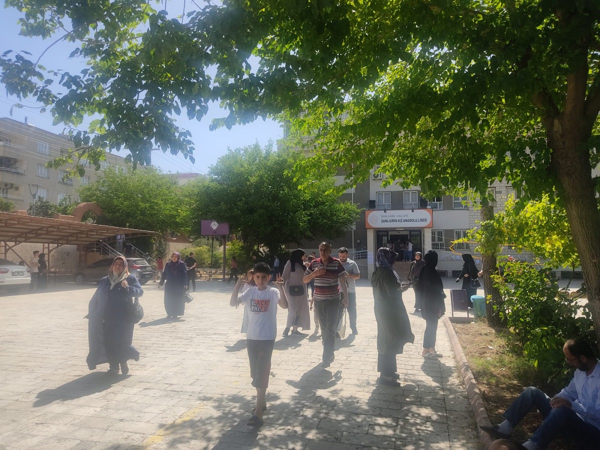 Şanlıurfa'da öğrencilerin LGS heyecanı başladı;