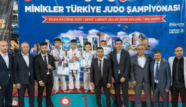 Şanlıurfalı sporcular Balıkkesir’deki turnuvaya damga vurdu;