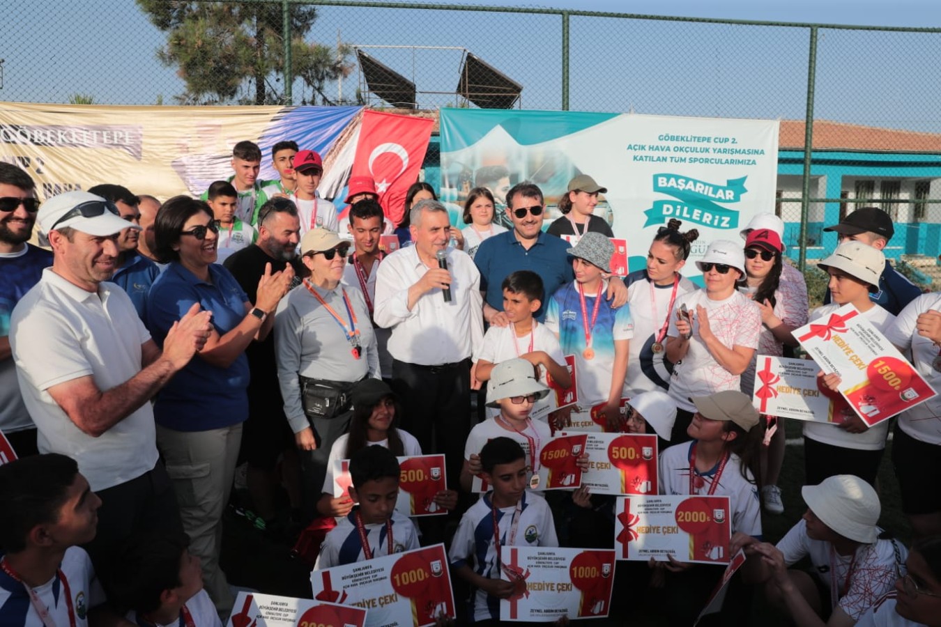 Okçuluk Turnuvasında dereceye girenlere ödülleri verildi;