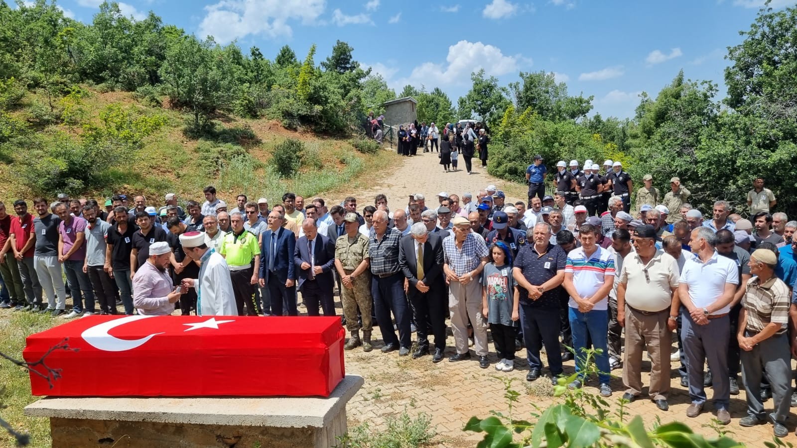 Urfa'da görevli polis memuru kalp krizi geçirerek hayatını kaybetti;