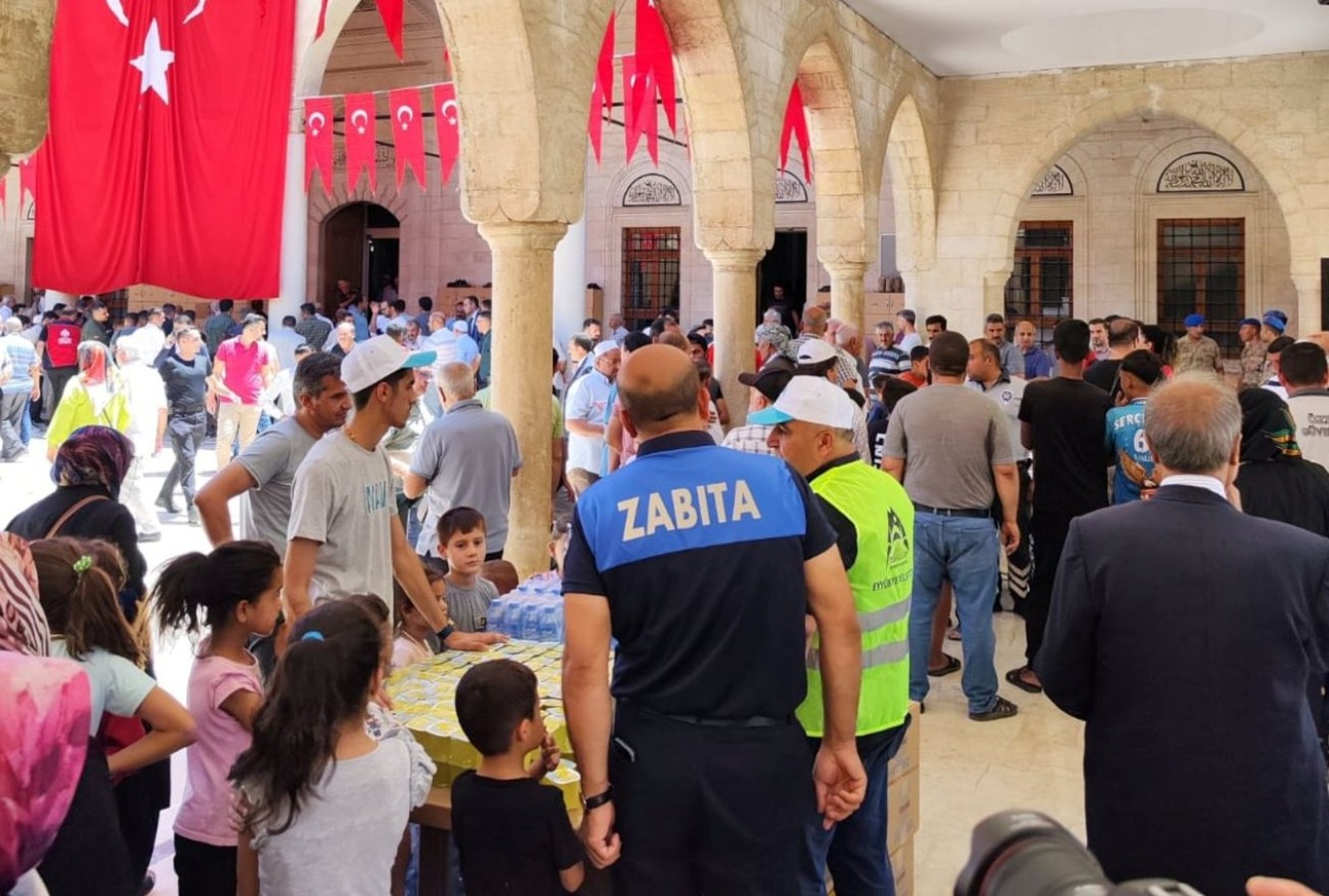 Eyyübiye Belediyesi 15 Temmuz mevlidinde ikramda bulundu;