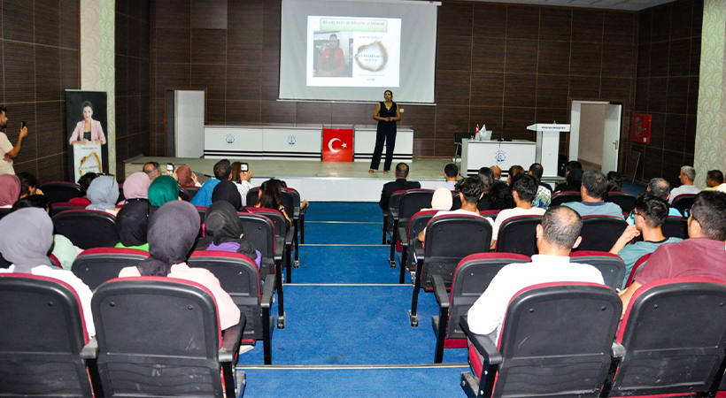 Akçakale Belediyesinde kişisel gelişim semineri düzenlendi;