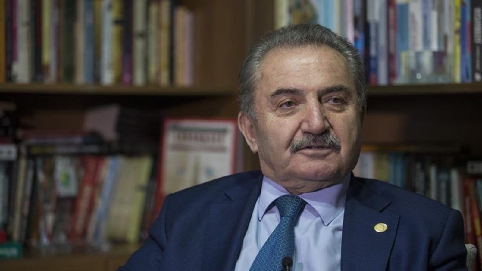 Eski bakanlardan Namık Kemal Zeybek yeni parti kurdu;