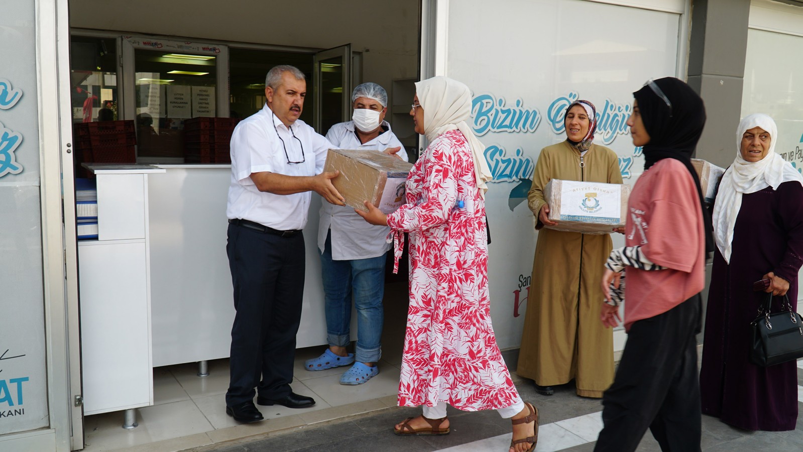 Haliliye Belediyesi PKU’luları yalnız bırakmıyor;