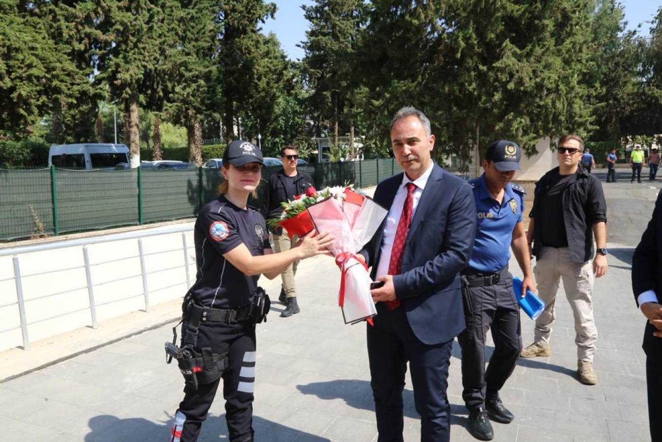 Yeni emniyet müdürü personeller ile bir araya geldi;