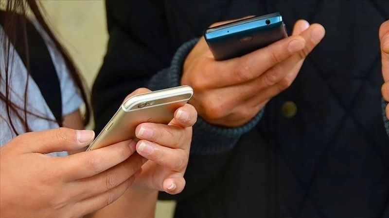 Öğrenciye vergisiz telefon planı belli oldu!;