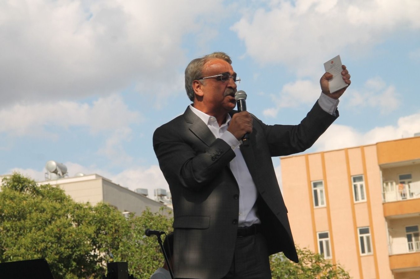 HDP Şanlıurfa Milletvekili Mithat Sancar partisinden istifa etti;