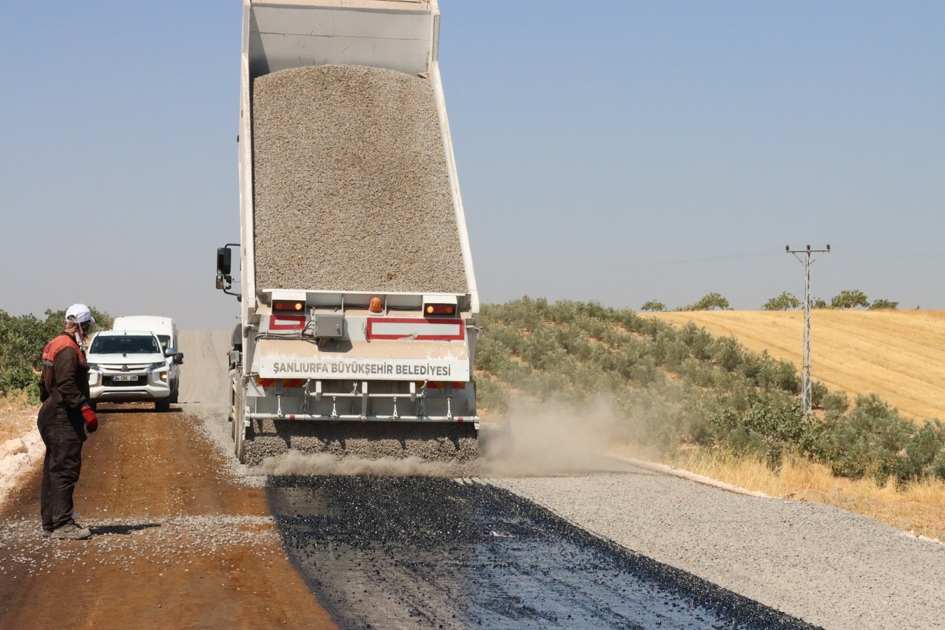 Büyükşehir’den kırsal mahallelerde asfalt çalışması;