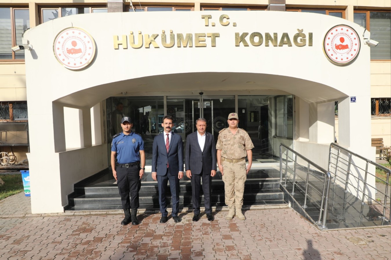 Vali Şıldak Akçakale’de;