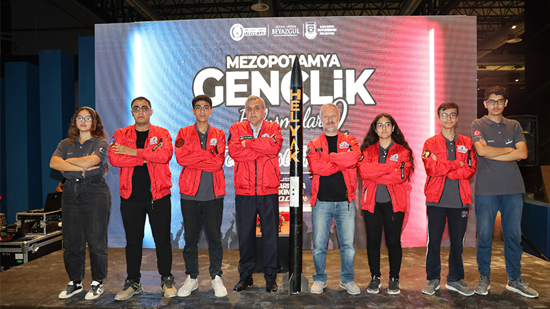 Başkan Beyazgül bilim merkezinde TEKNOFEST gençliği ile buluştu;