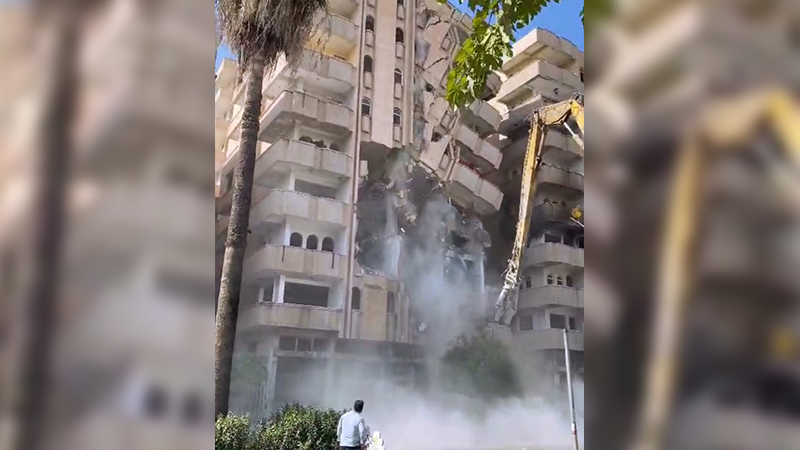 Urfa’da bir bina daha yıkıldı;