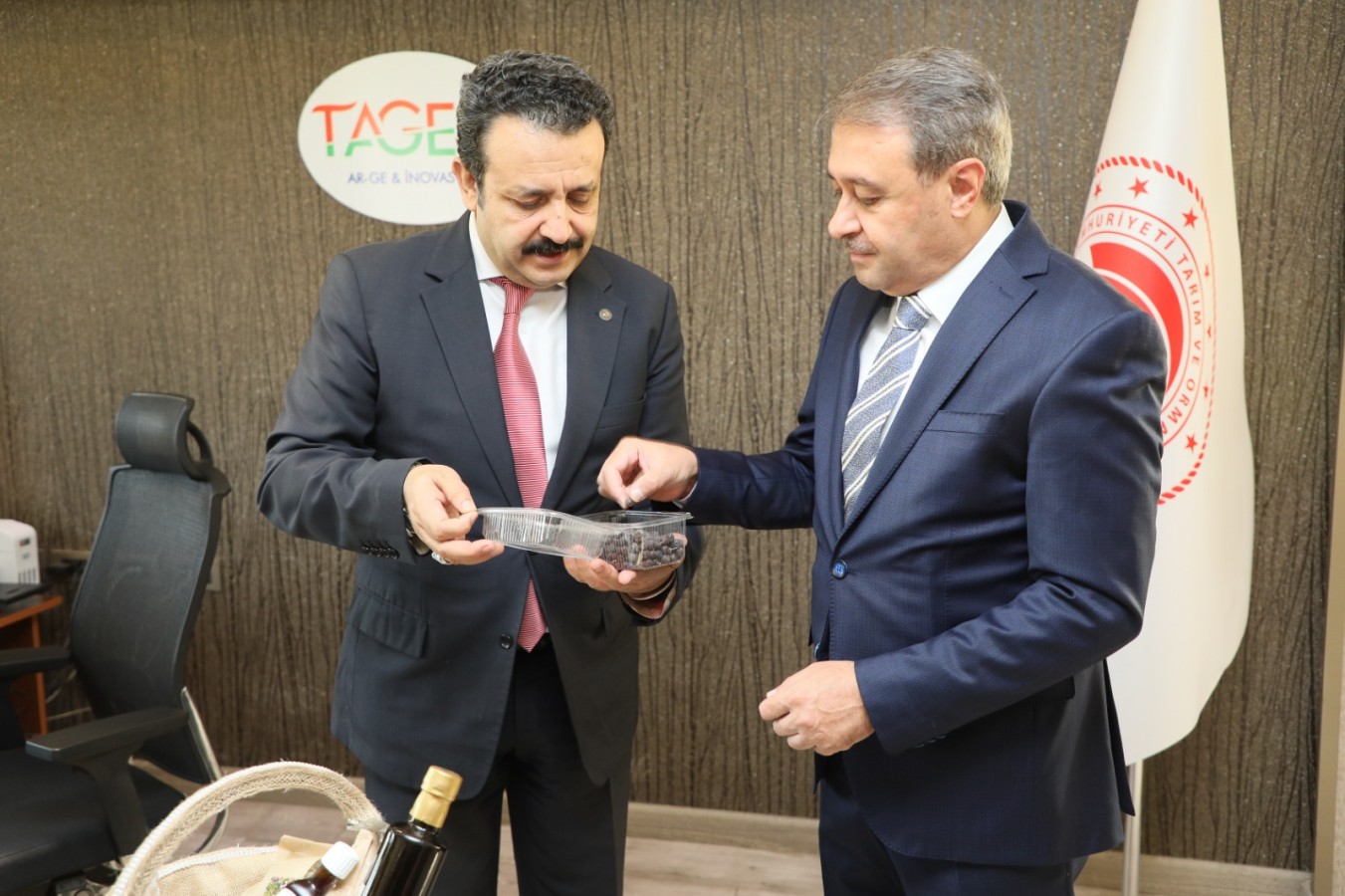 Vali Şıldak: Yerli tohum altın değerinde;