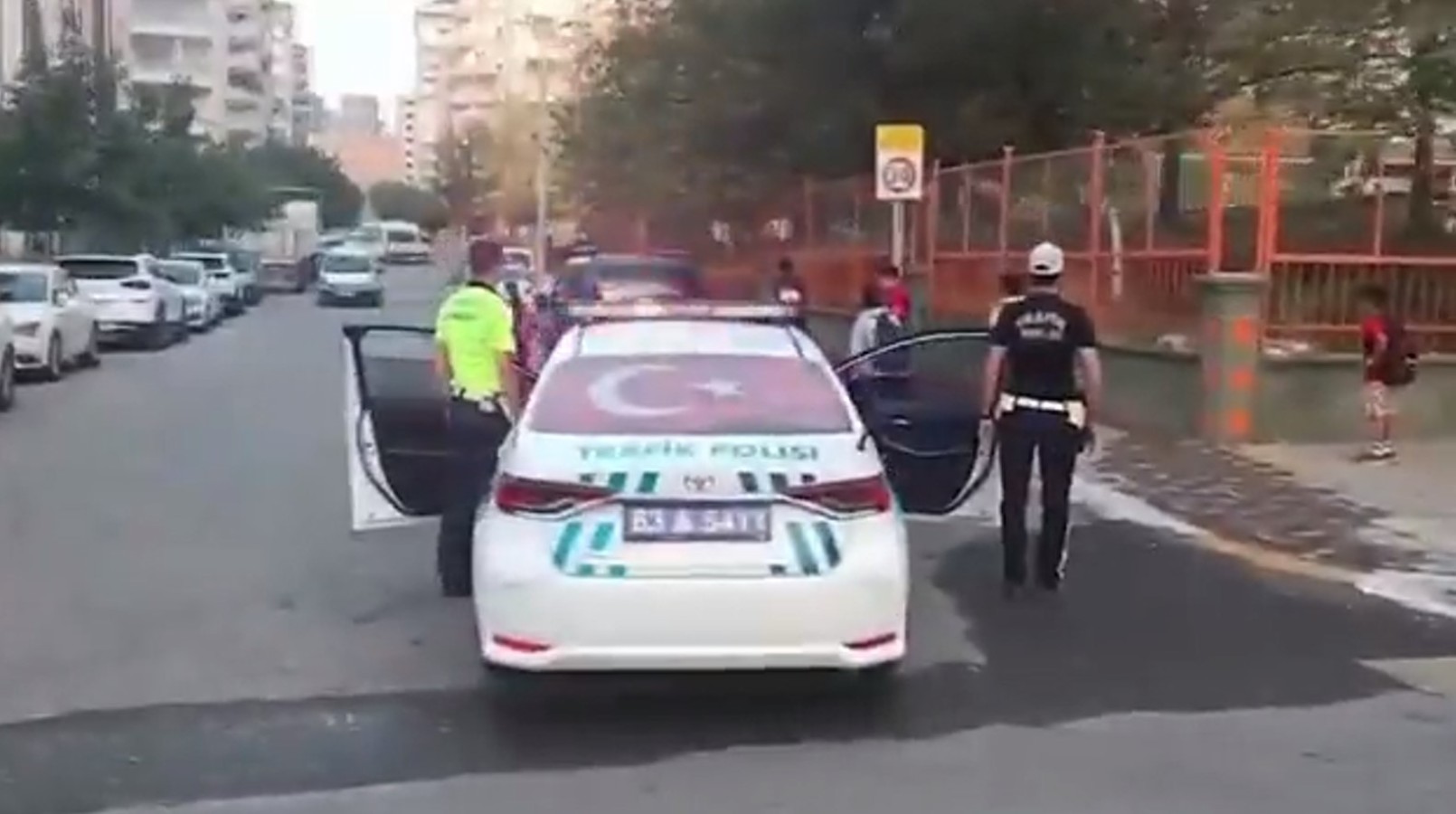 Şanlıurfa'da okul servisleri ve çevresi denetlendi;