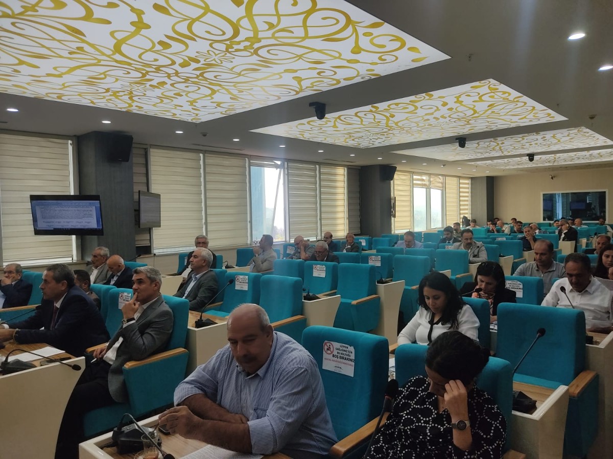 Büyükşehir Meclisi’nde ‘şerh’ tartışması;