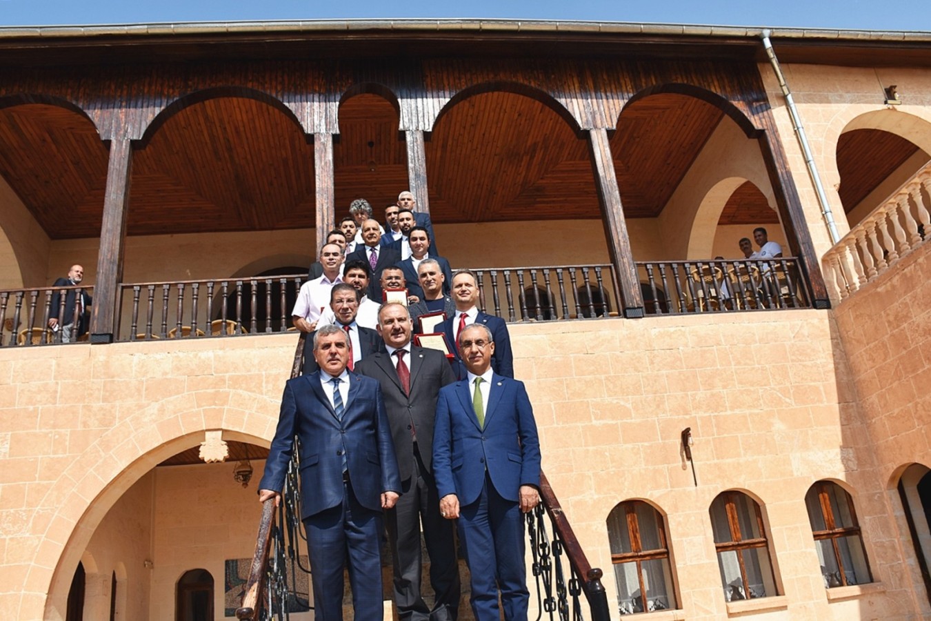 Harran Üniversitesi'nden 7 akademisyen dünyanın en etkili bilim insanları listesine girdi;