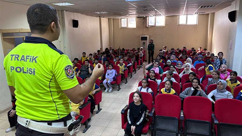 Viranşehir'de uyuşturucu ve trafikle ilgili bilgilendirme çalışması;