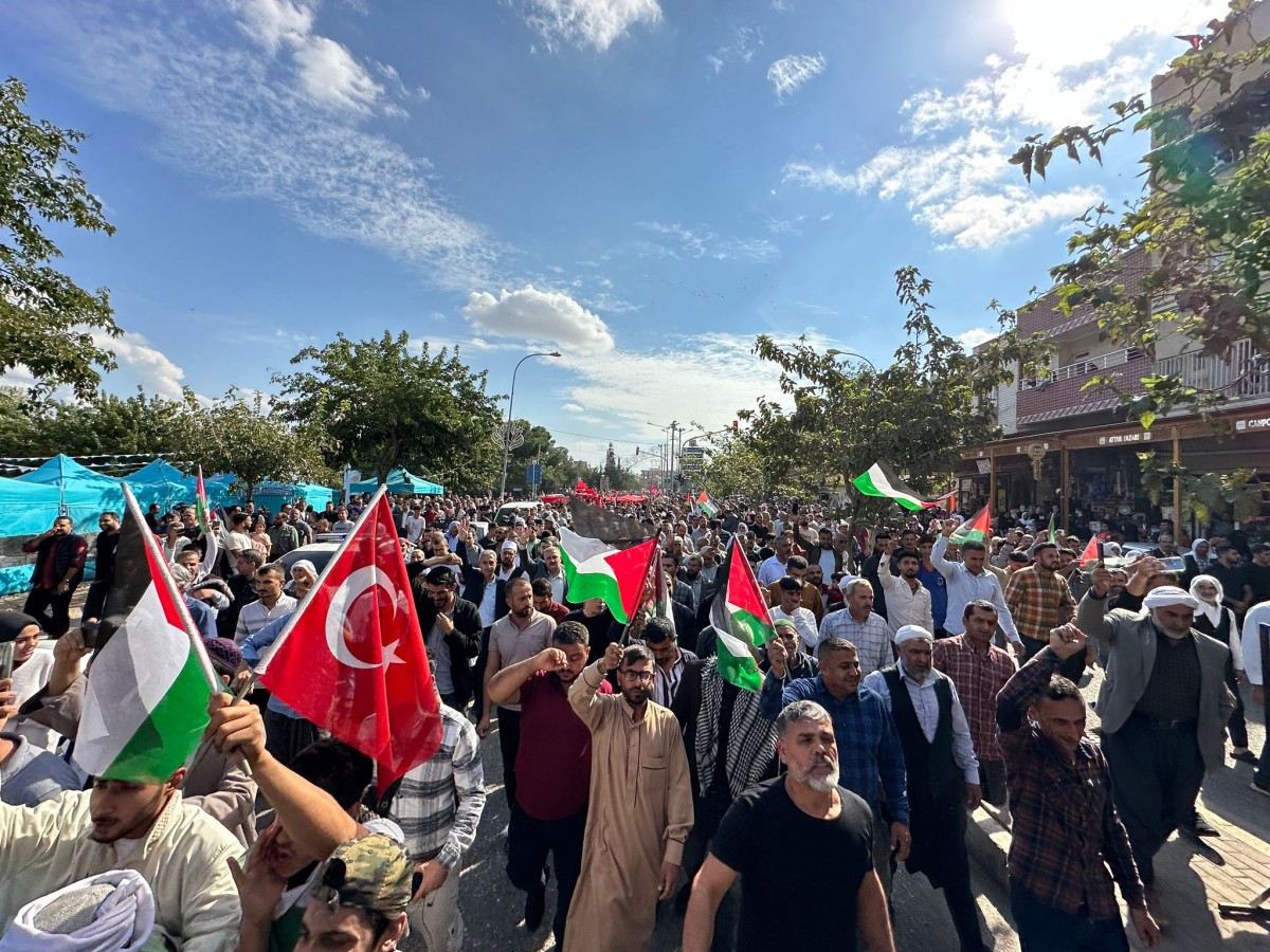 Urfa’da Gazze’ye destek İsrail’e lanet mesajı;