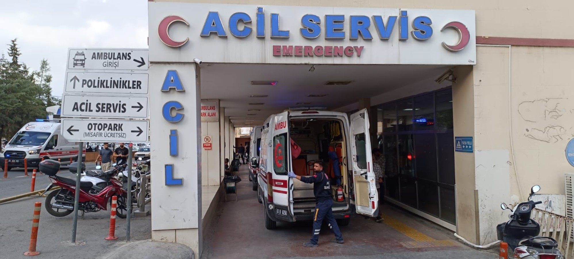 Bozovalı genç başından yaralandı;