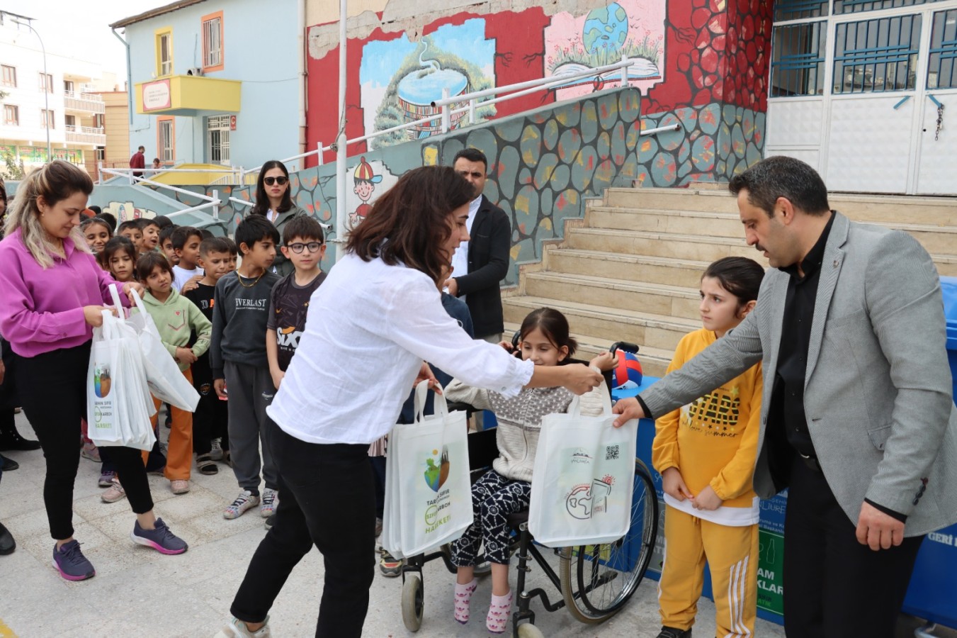 Minik Gazal’ın dilekçesine Başkan Beyazgül’den destek;