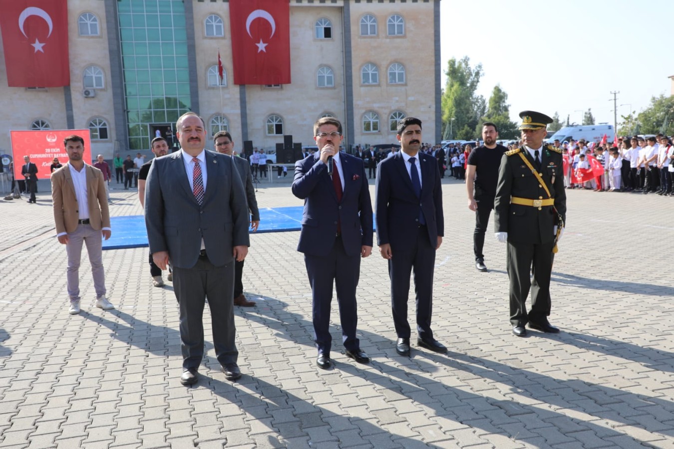 Viranşehir’de coşkulu kutlama;