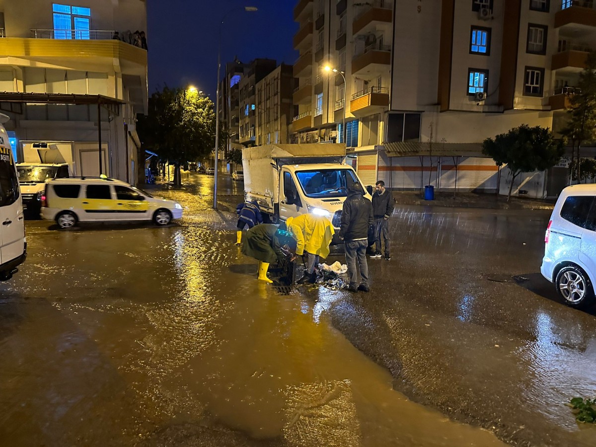 Siverek'te sağanak yağışa karşı tüm önlemler alındı;