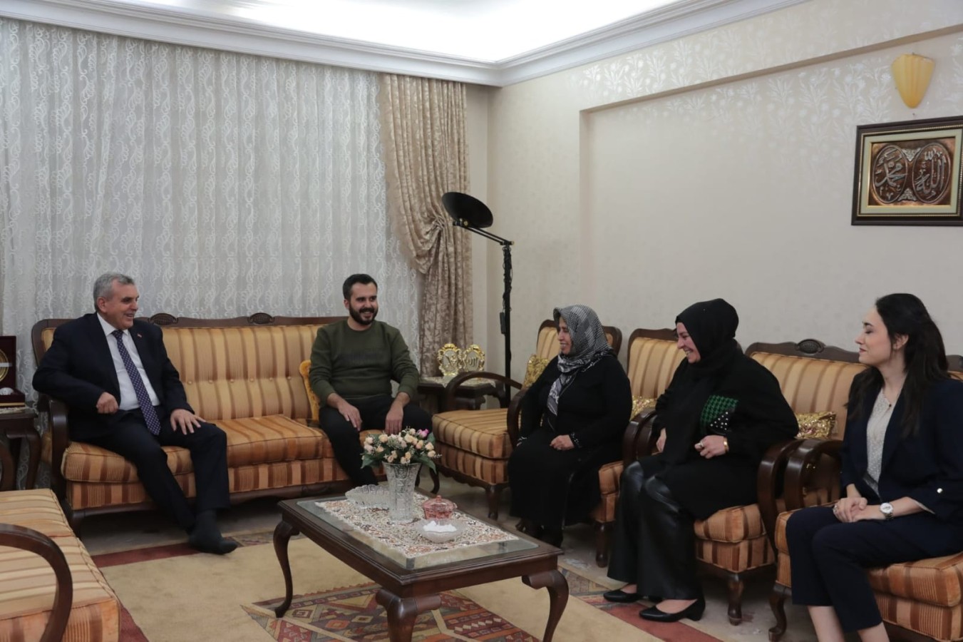 Başkan Beyazgül, emekli öğretmenlerin gününü kutladı;