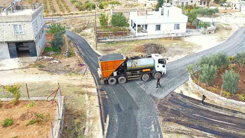 Karaköprü kırsalında konforlu ulaşım için yollar yenileniyor;