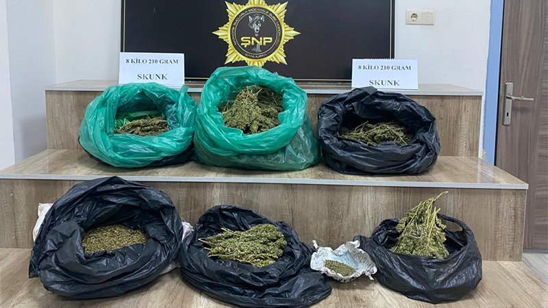 Siverek'te 8 kilo 210 gram skunk ele geçirildi;