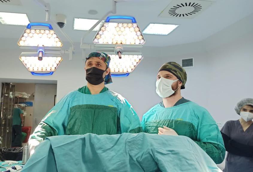 Urfalı doktorun namı yurt dışında yayılmaya başladı;