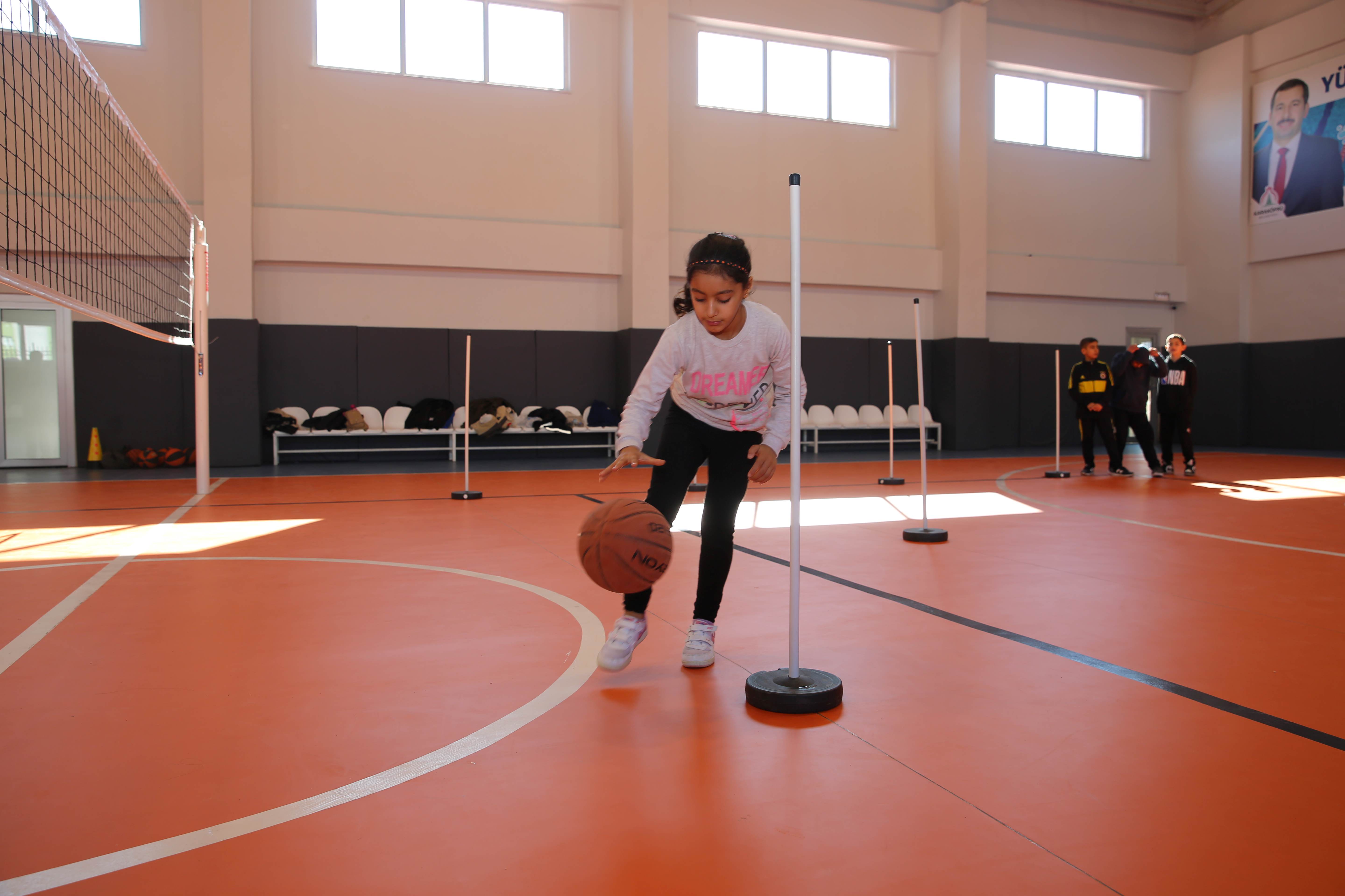 Karaköprü’de çocuklar ara tatili sporla değerlendiriyor;