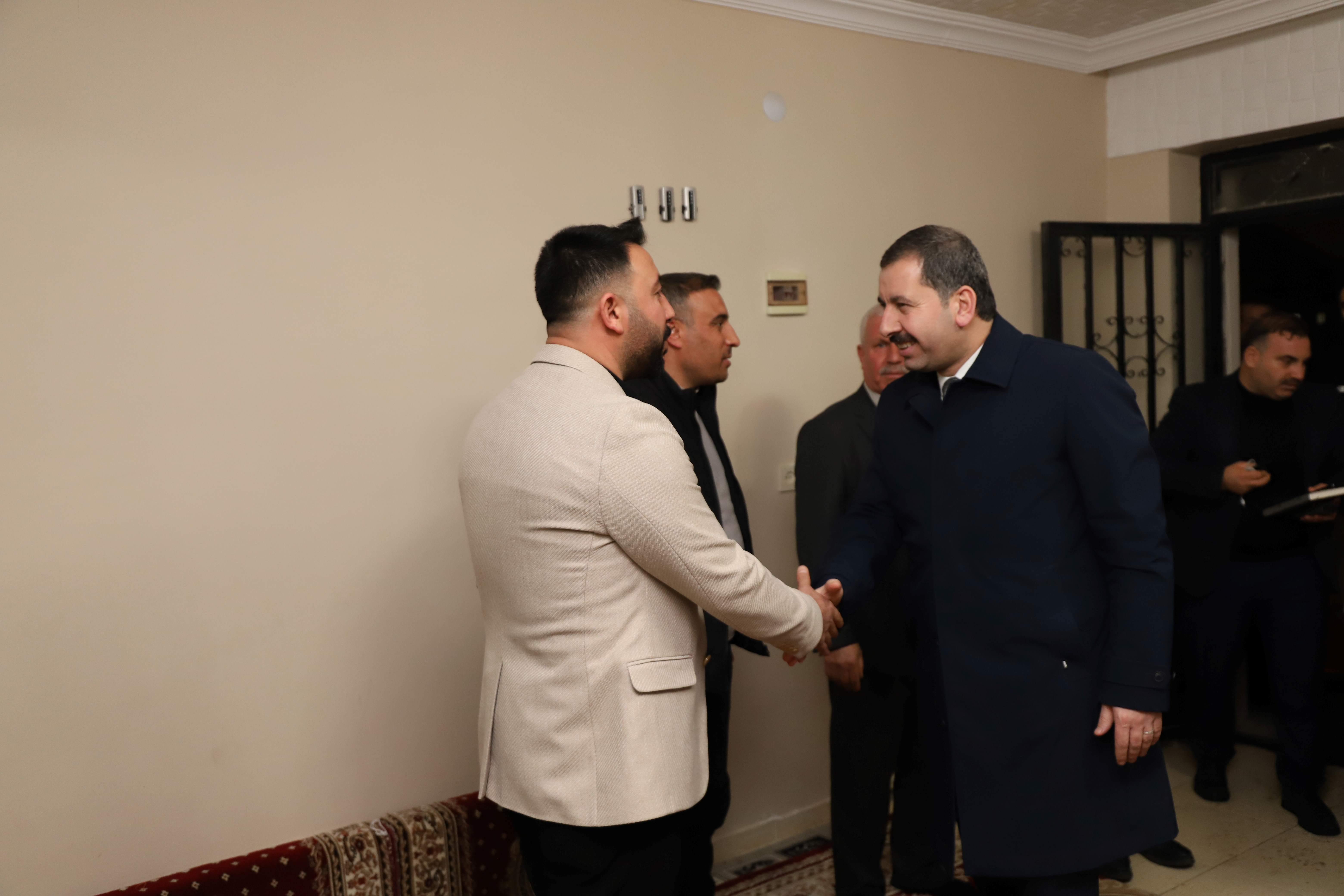 Metin Baydilli ev toplantılarına katıldı;