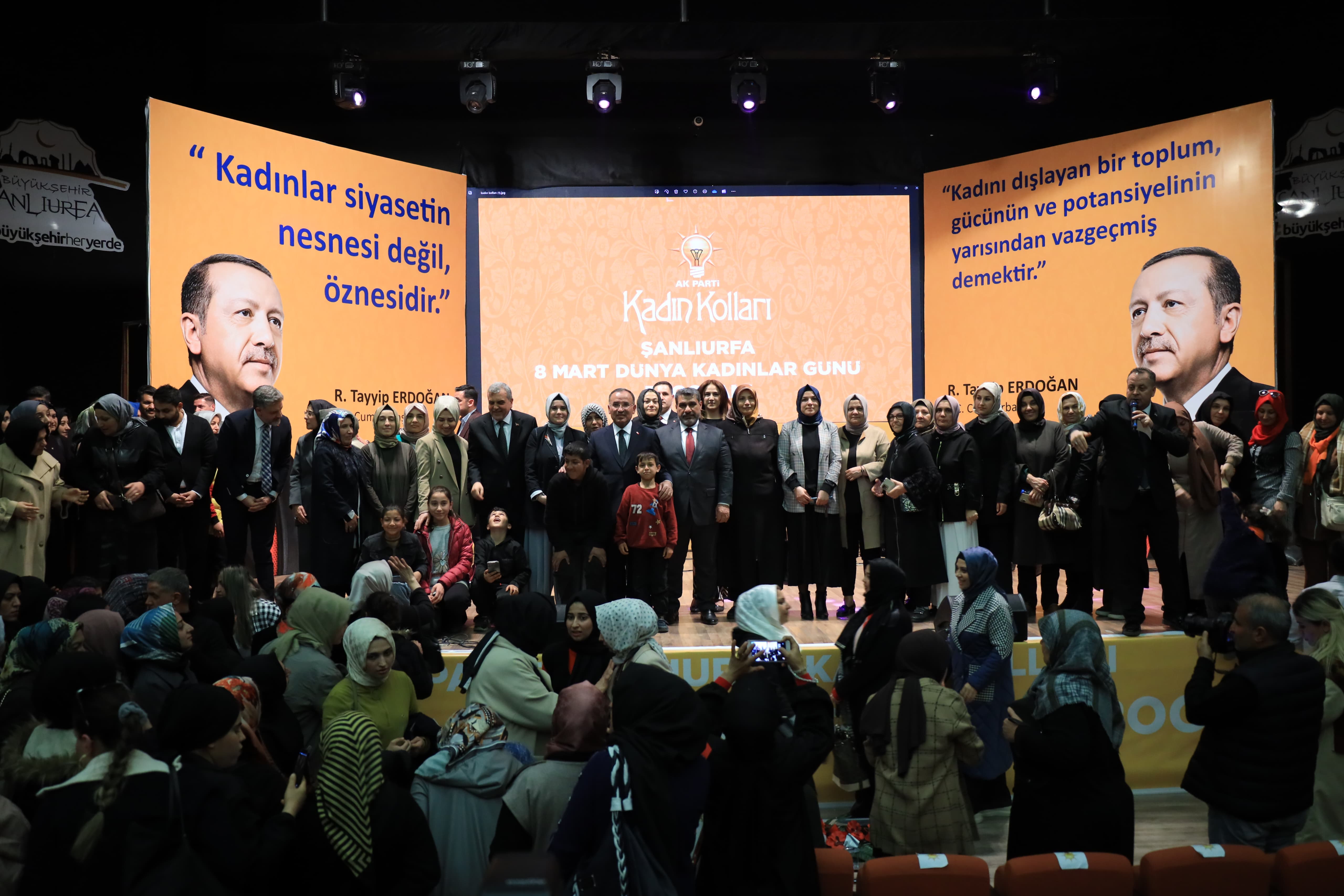AK Parti Şanlıurfa'da 8 Mart'ı kutladı!;
