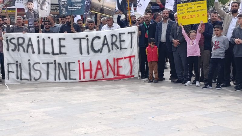 Şanlıurfa'da İsrail'le ticaret protestosu: "Gazze'ye destek olun, soykırıma gerçekten karşı durun!";