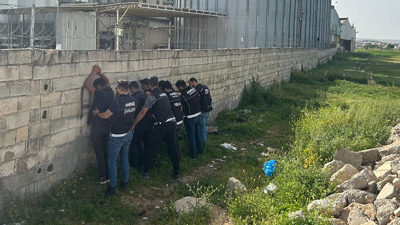 Eyyübiye'de narkotik operasyonu: 4 kişi gözaltına alındı;