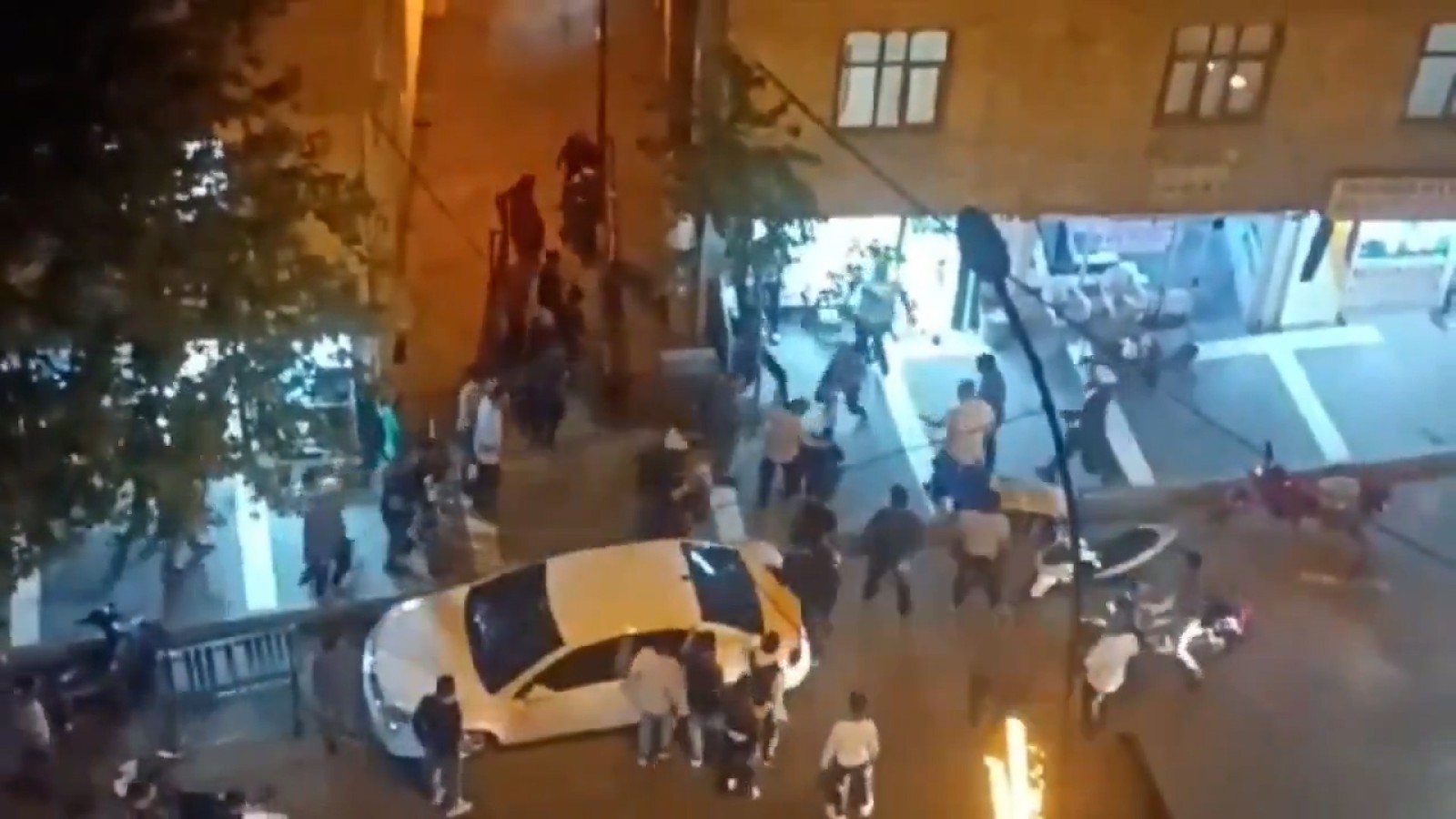 Şanlıurfa'da park yeri kavgası ezanla son buldu;