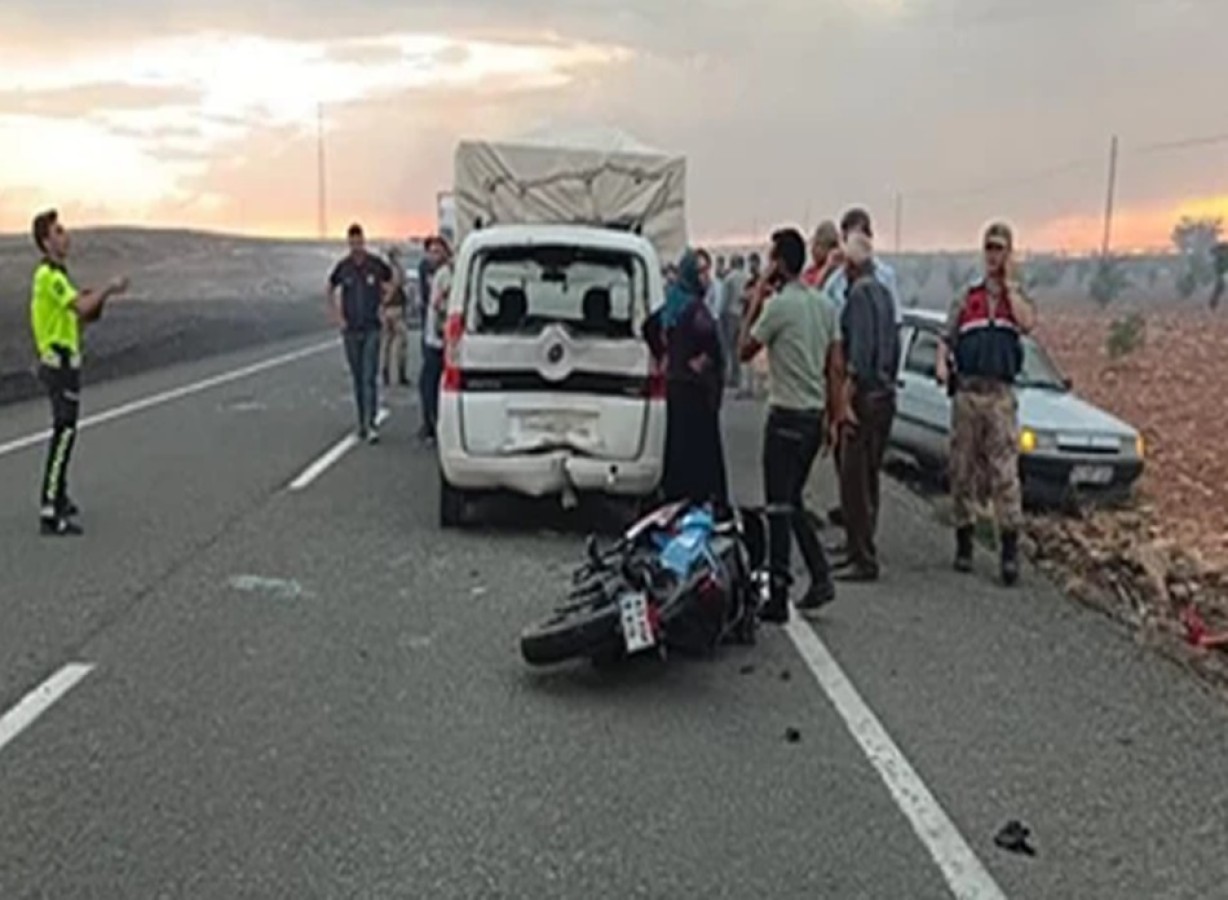 Şanlıurfa’da 5 aracın karıştığı zincirleme kaza, 5 yaralı;