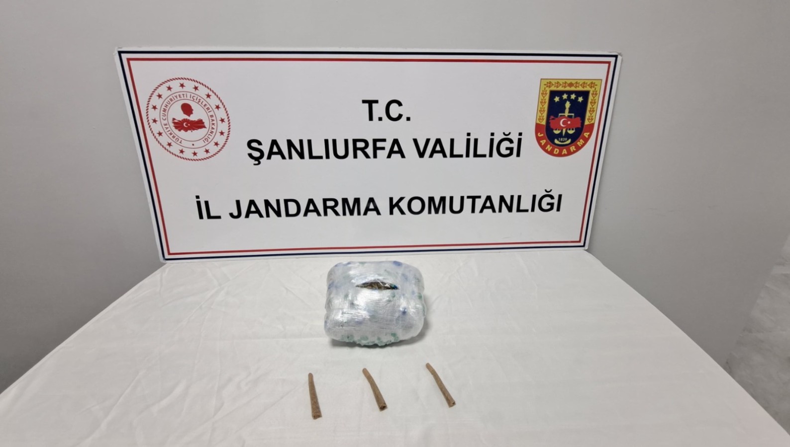 Yolcu otobüsü durduruldu! Bakın neler çıktı;