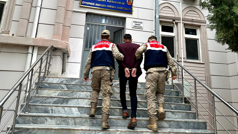Viranşehir’de cinayet şüphelisi jandarmanın operasyonuyla yakalandı;