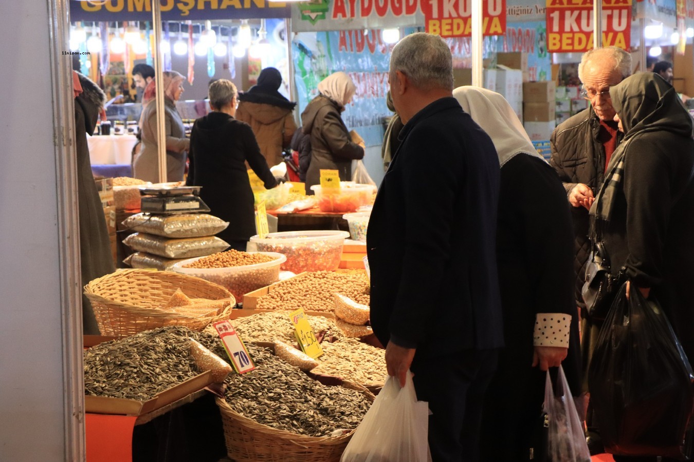 Yöresel ürünler ve hediyelik eşya fuarına yoğun ilgi;