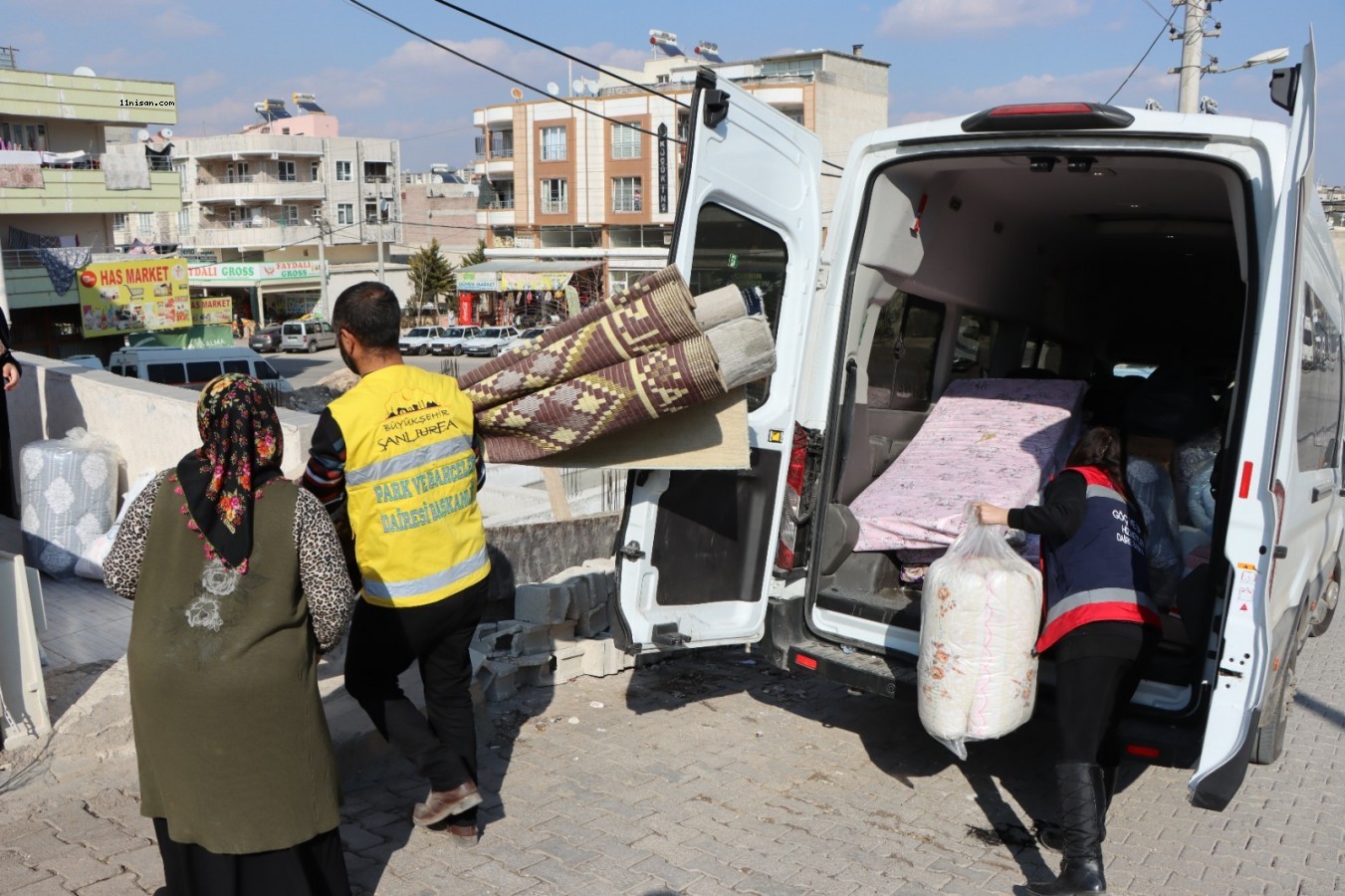 Büyükşehir depremzedelerin temel ihtiyaçlarını karşılıyor;