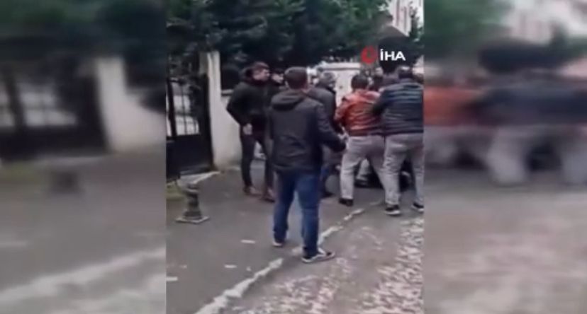 Pendik’te ara gaz kavgası: Motokurye ile cemaat birbirine girdi;