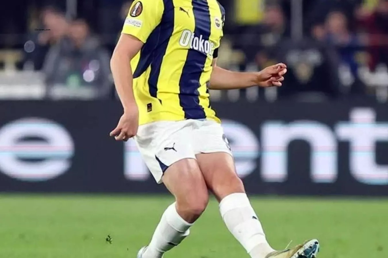 Fenerbahçe yıldız futbolcuya neredeyse 60 kat zam yaptı;