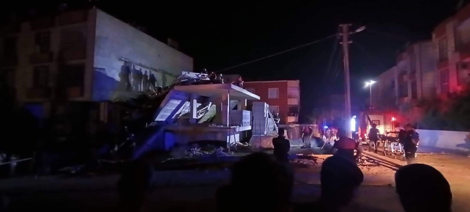 Şanlıurfa'da inşaat çöktü! 3 yaralı